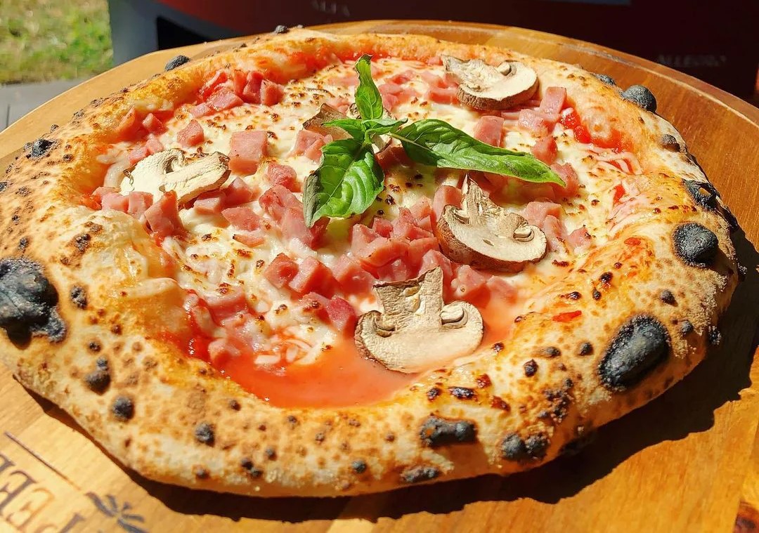 Alpha Red Pizza